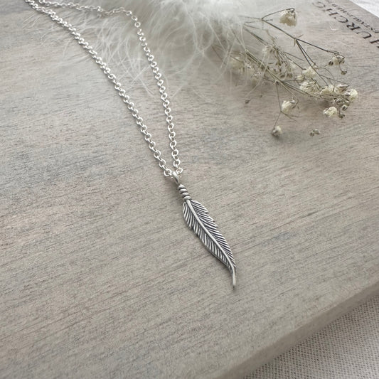 Sample 925 feather necklace 18 inches