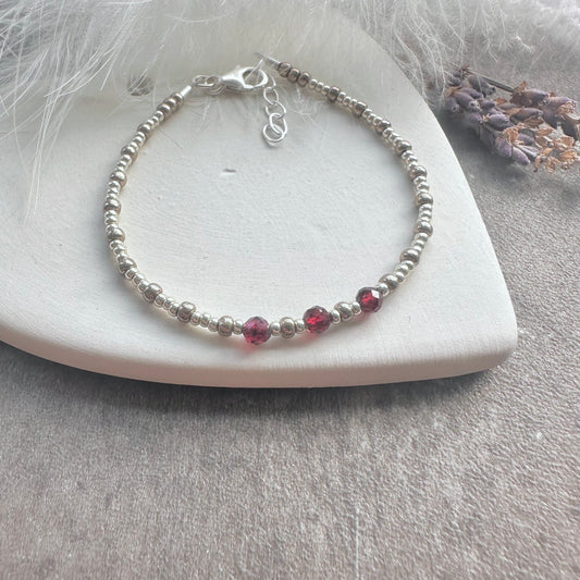 Dainty Birthstone Birthstone seed bead bracelet